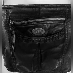 Great black purse. Lightweight.